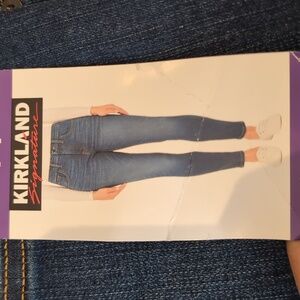 Sz 16: Kirkland Signature High-rise Skinny Blue Jeans